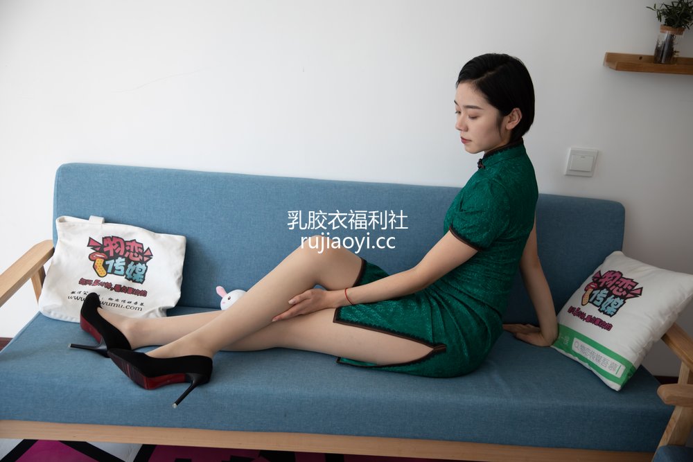 [物恋传媒] No.823 小飞-知己一杯酒 [150P1V3.42GB]