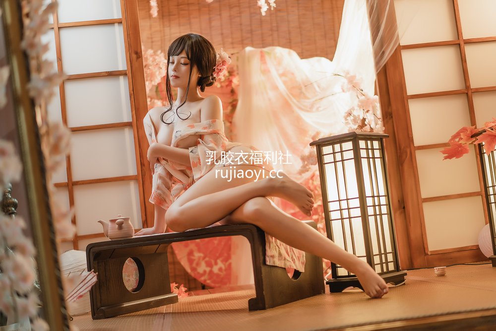 [网红杂图] 蜜汁猫裘 – 浴娘2 [37P491MB]