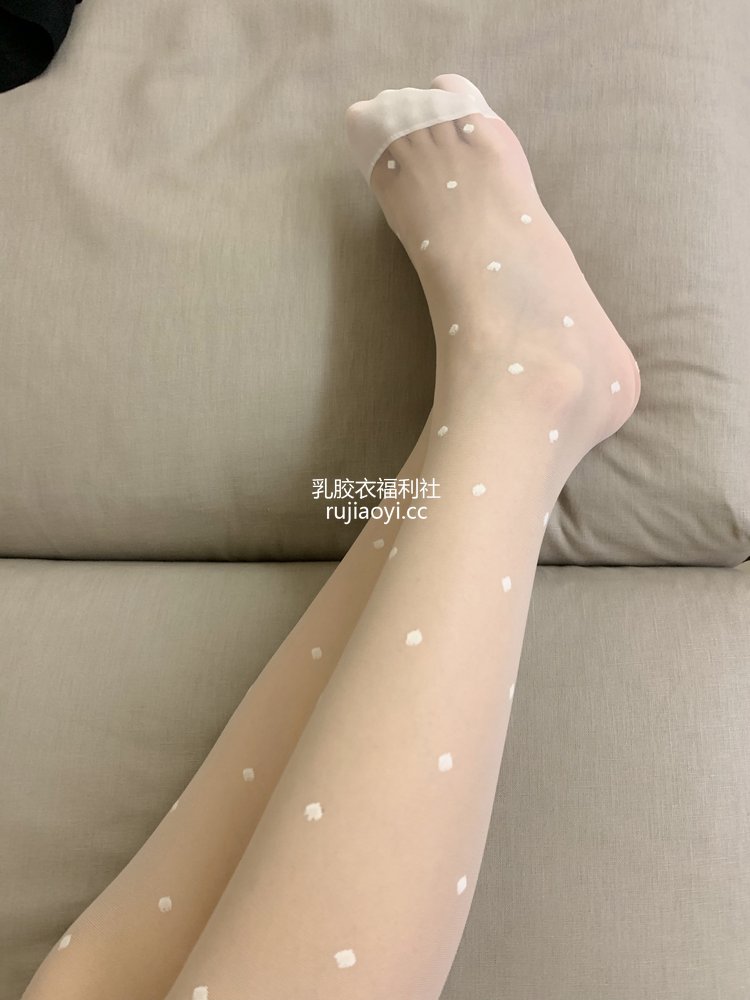 [网红杂图] Changeable丸 – 波点丝袜 [15P31MB]