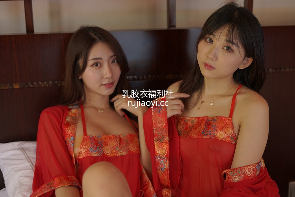 [网红杂图] 黑川&浅野菌子 – 海岛之旅 [34P161MB]