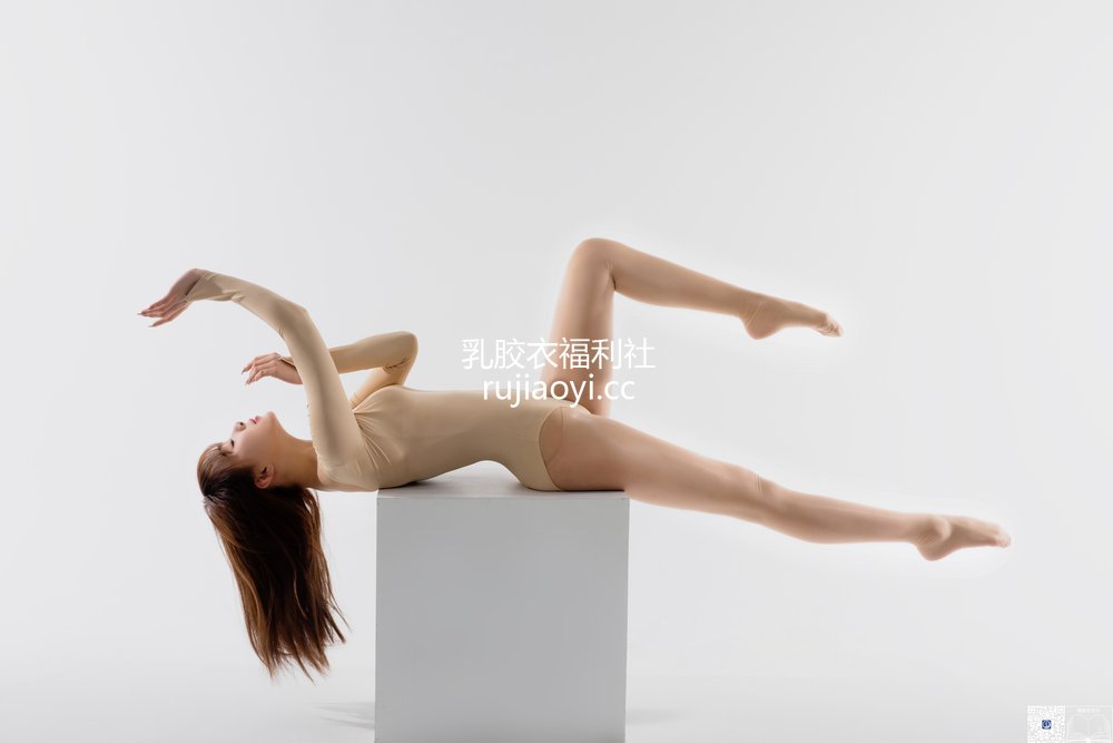 [GALLI嘉丽] 舞蹈生日记 – 048 桃子 [26P180MB]