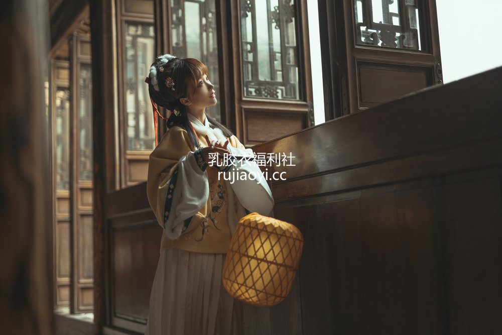 [网红杂图] 蠢沫沫 – 汉服私影 [9P110MB]