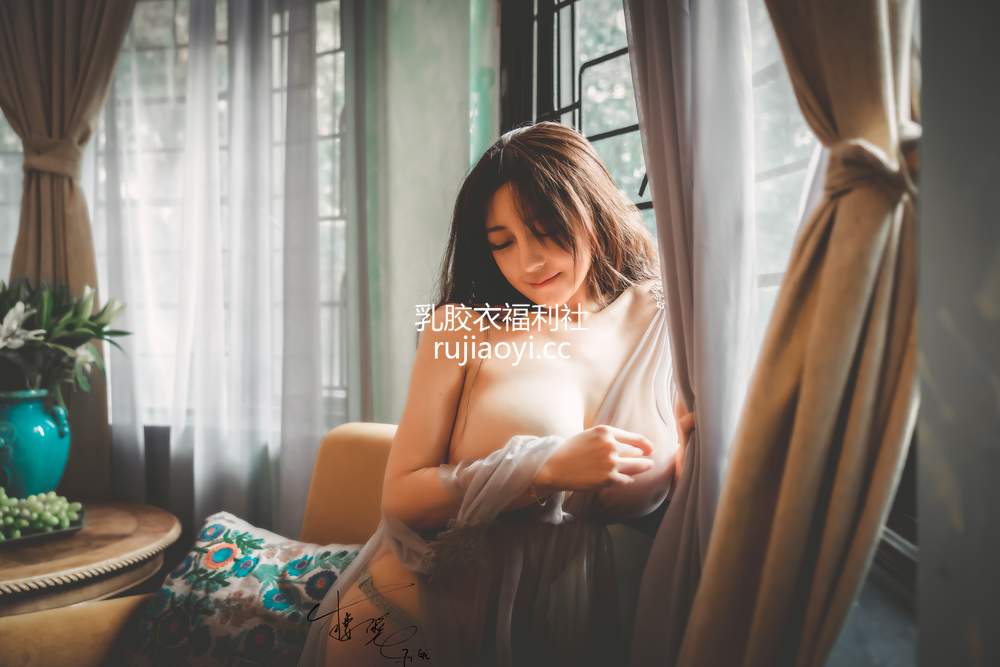[网红杂图] 樱晚gigi – 薄纱 [27P245MB]