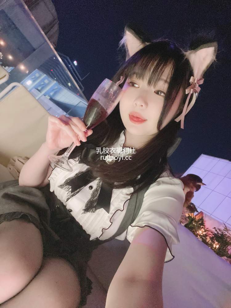 [网红杂图] 霜月shimo – 一緒に飲みますか？[19P125MB]
