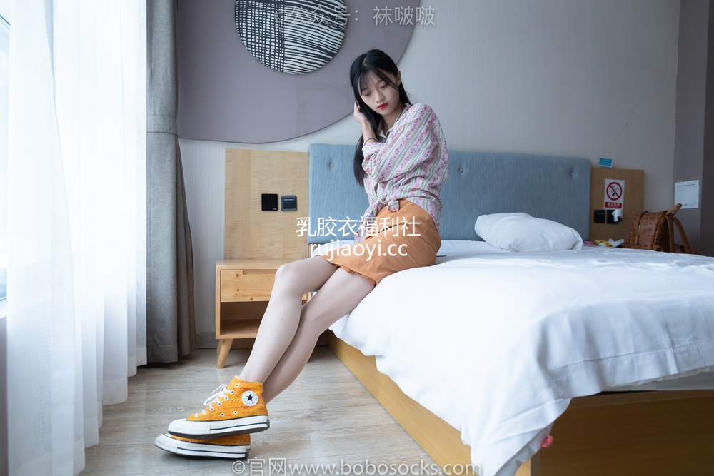 [BoBoSocks袜啵啵] No.008 涵涵-帆布鞋、白色短棉袜、肉丝 [139P1V3.94GB]