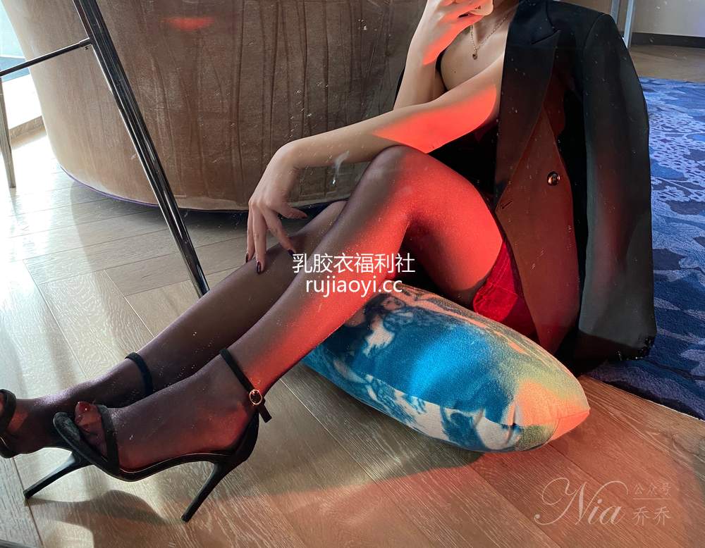 安乔乔儿(Nia乔乔) No.031 御姐的夜晚 [103P1V1.25GB]