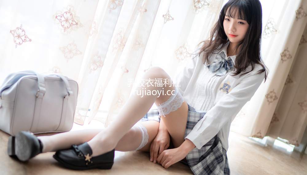 [网红杂图] 西瓜 – JK格子裙 [23P148MB]