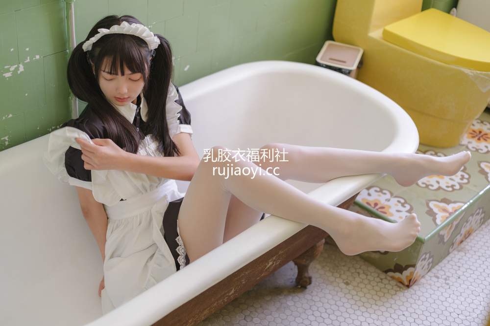 [网红杂图] 柴系小乖(稚乖画册) – 夜夜白丝女仆 [100P0.97GB]