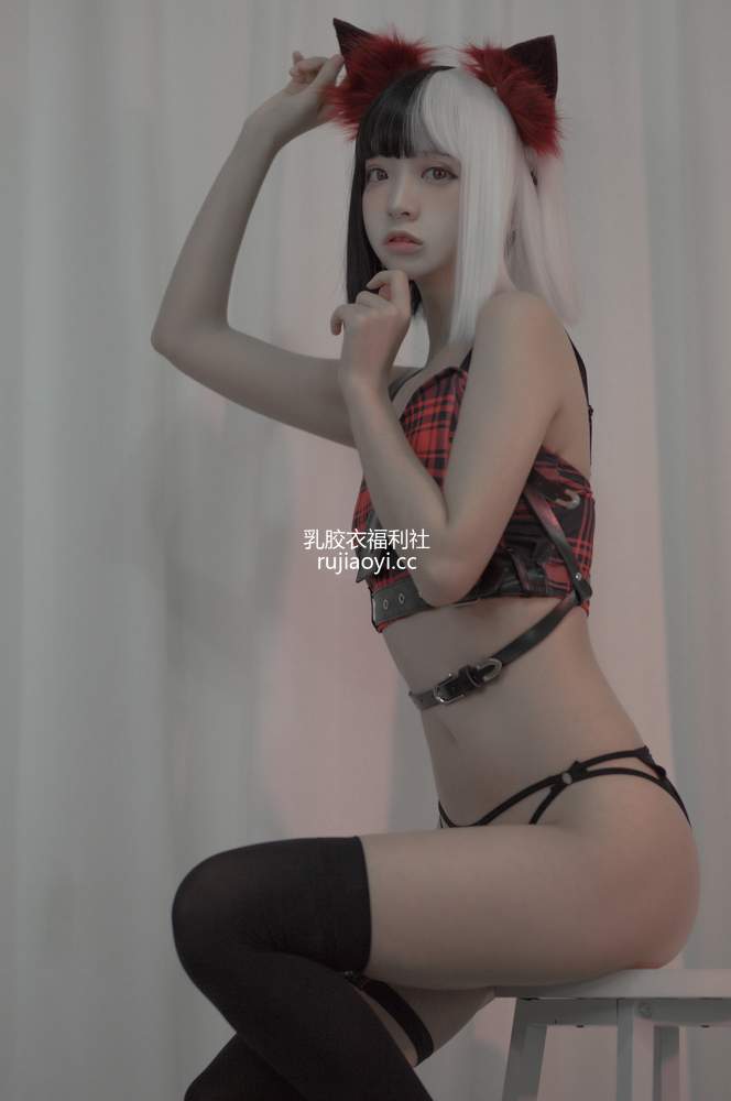 [网红杂图] 疯猫ss – 黑白魔女库伊拉 [40P566MB]
