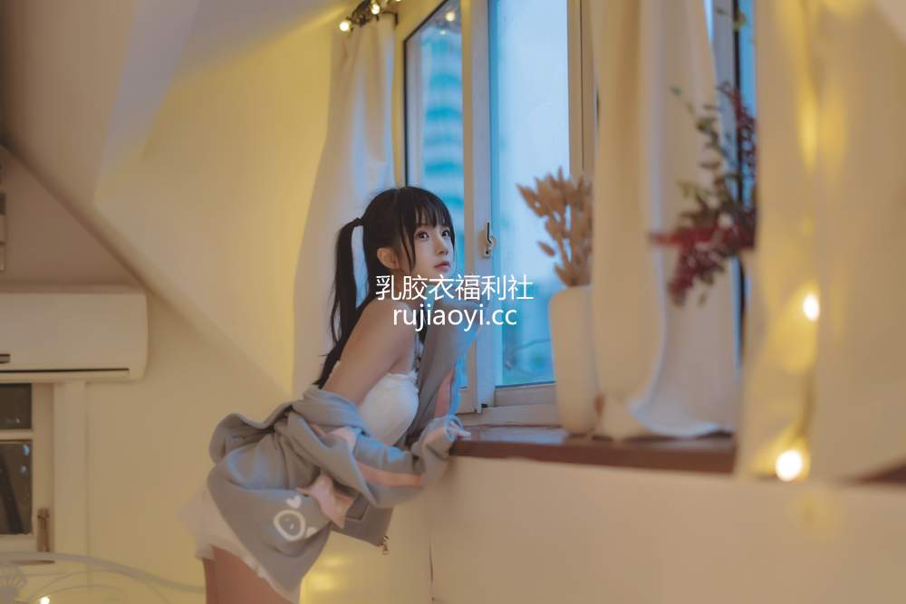[网红杂图] 桜桃喵 – 碎星 [19P324MB]