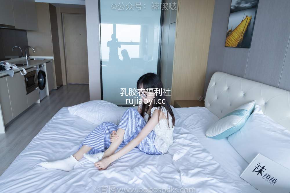 [BoBoSocks袜啵啵] No.027 稚予- vans、白色棉袜、肉丝 [136P1V3.35GB]