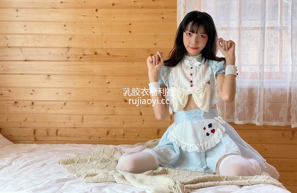 [网红杂图] 西瓜 – 蓝白女仆 [26P180MB]