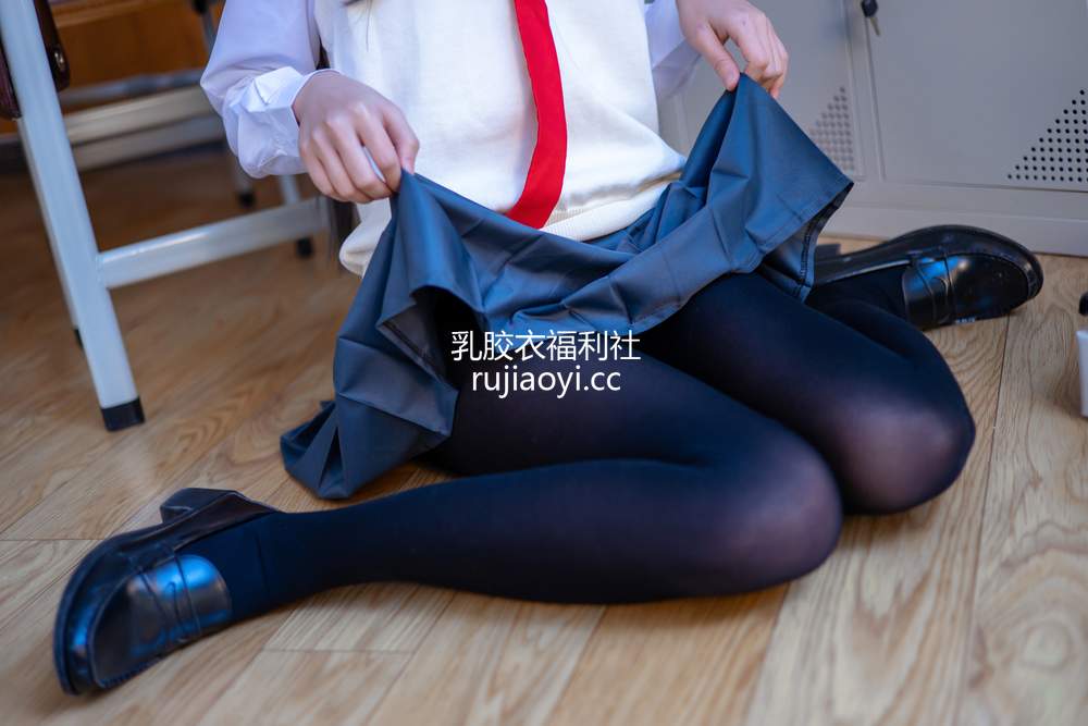 [网红杂图] 桜桃喵 – 麻衣JK [52P482MB]