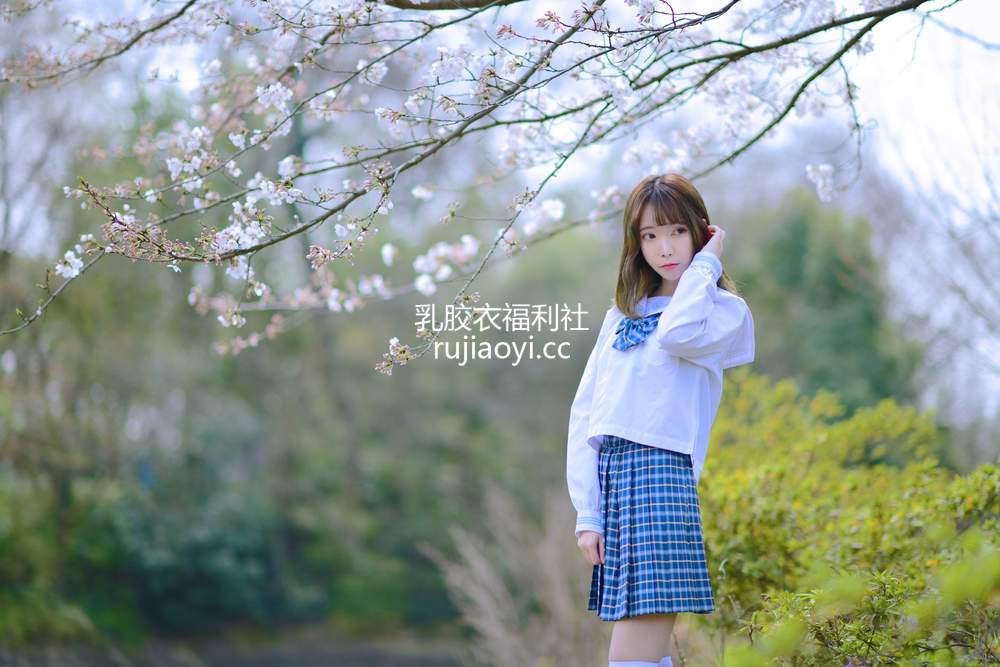 [网红杂图] Fushii_海堂 – 樱花树下 [41P266MB]