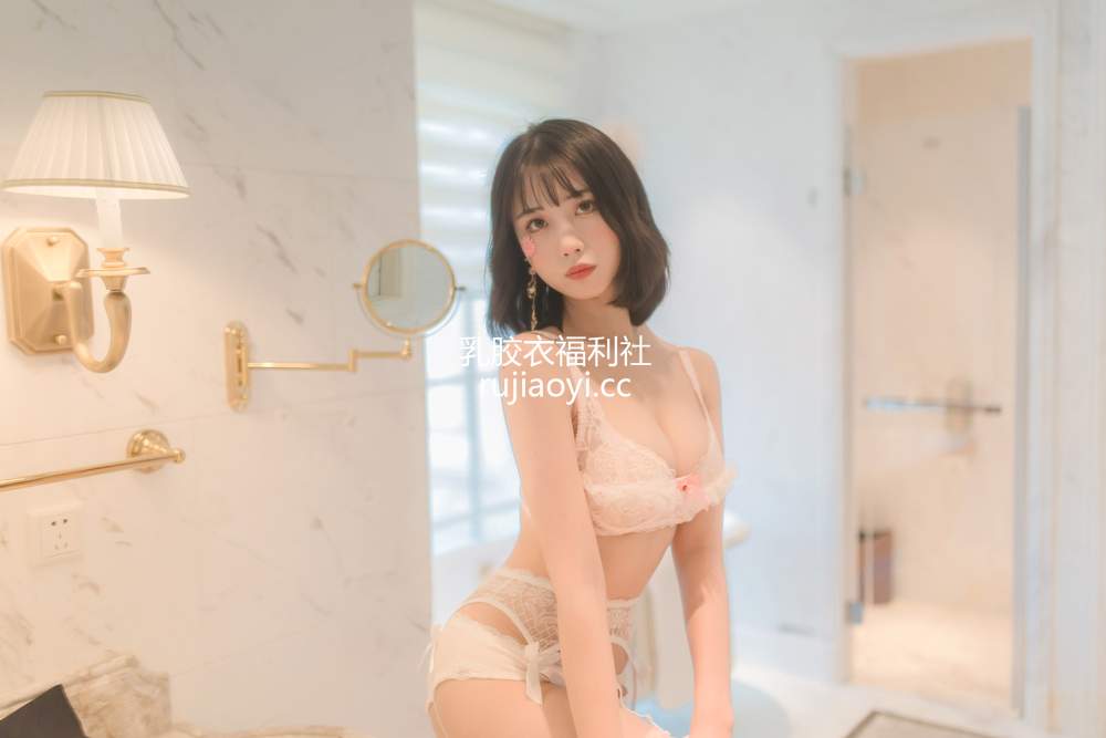[网红杂图] 念雪ww – 粉色系套装 [30P240MB]