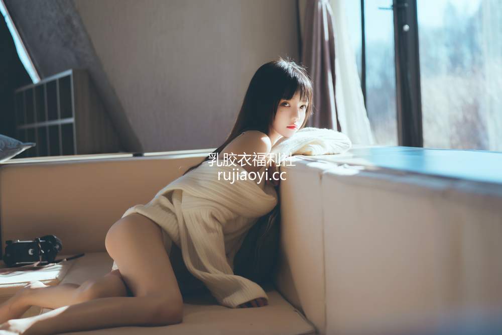 [网红杂图] 桜桃喵 – 暖暖01 [36P716MB]