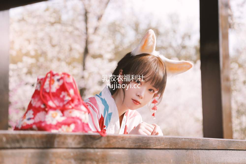 [网红杂图] Fushii_海堂 – 樱花兔兔 [34P98MB]