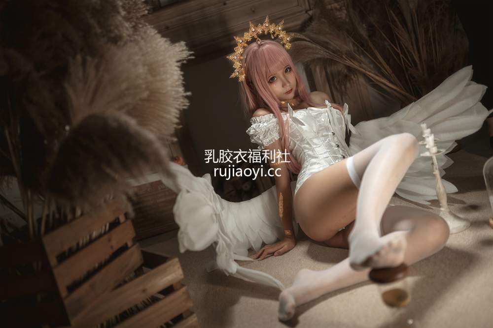 [网红杂图] 蠢沫沫 – 歪萌黑旗袍 [40P413MB]