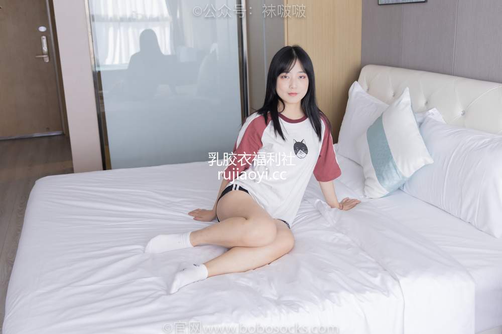 [BoBoSocks袜啵啵] No.036 菠萝-帆布鞋、白棉袜、裸足 [138P1V6.73GB]