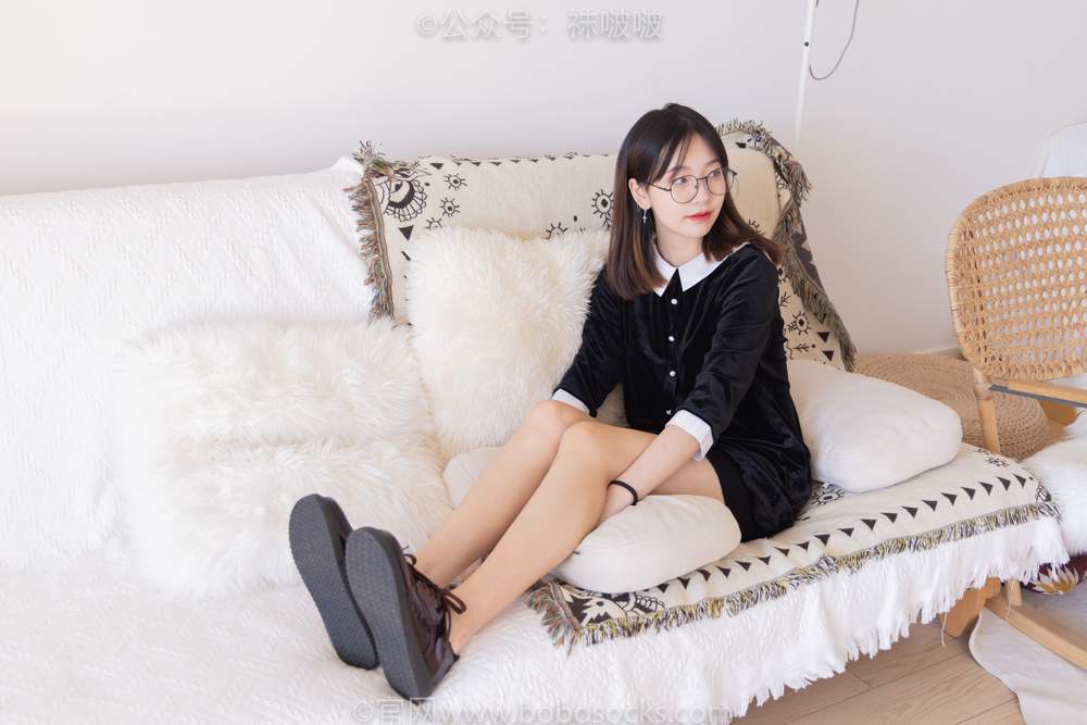 [BoBoSocks袜啵啵] No.053 小甜豆-皮鞋、厚黑丝、黑色蕾丝船袜 [154P1V8.17GB]