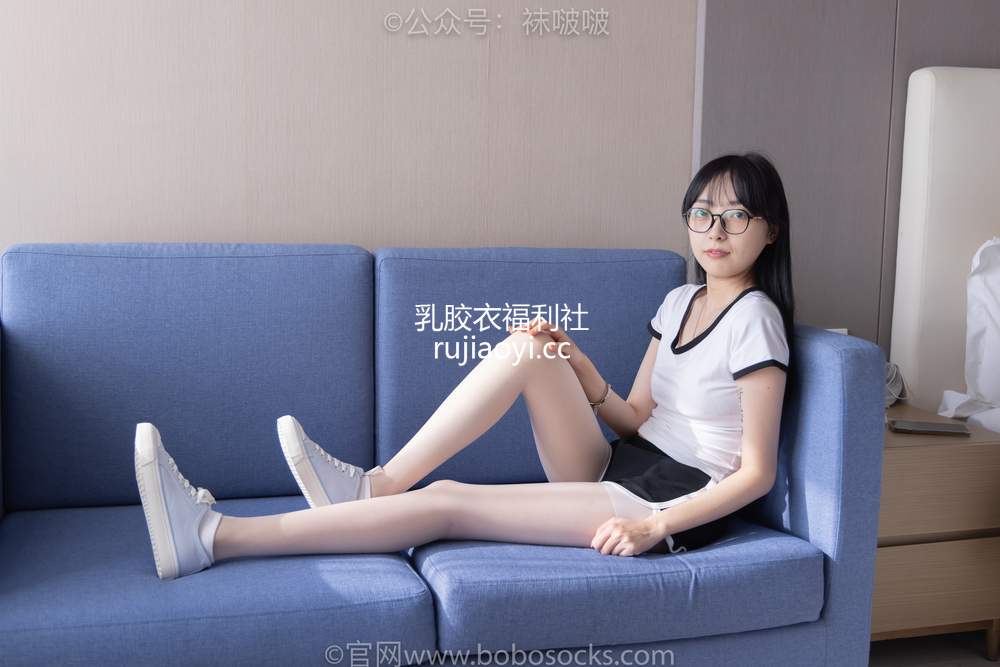 [BoBoSocks袜啵啵] No.037 稚予-帆布鞋、短白棉袜、白丝 [136P1V6.47GB]