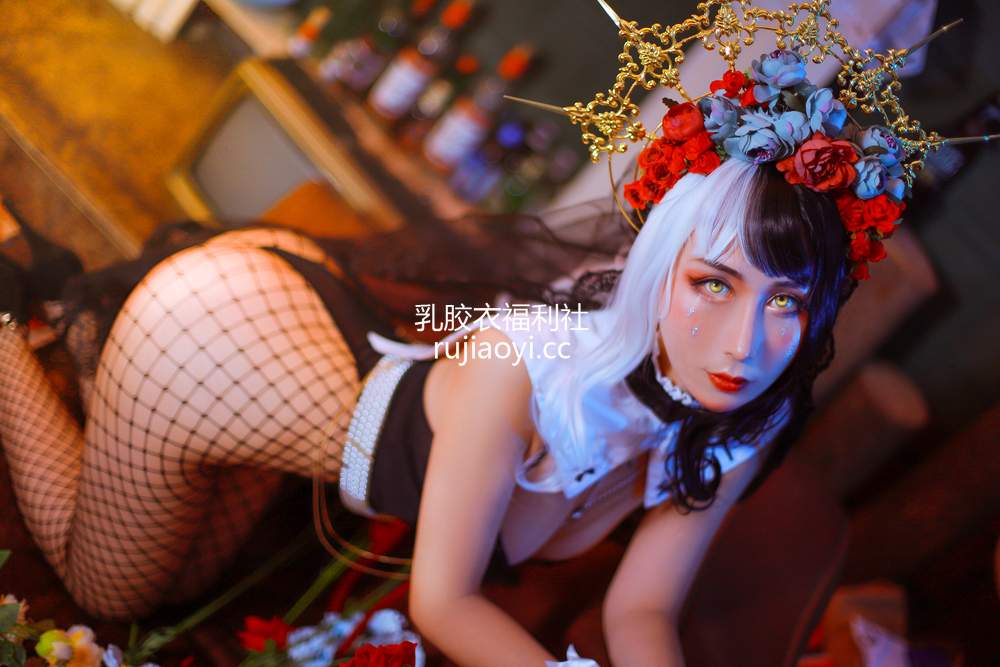 [网红杂图] 云溪溪 – 奶桃 修女 [22P473MB]