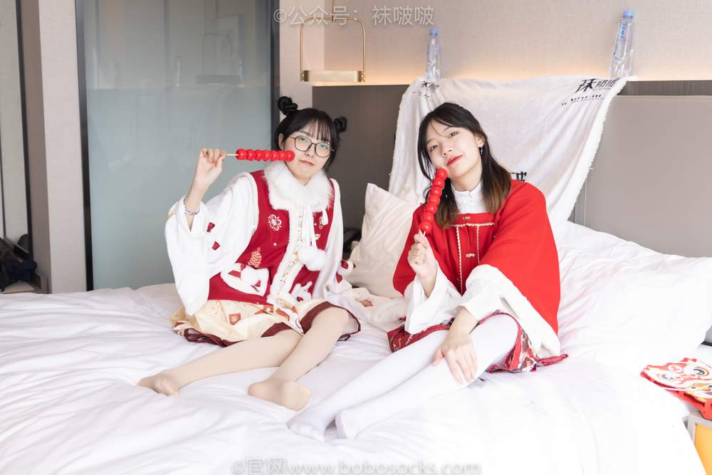 [BoBoSocks袜啵啵] No.054 小甜豆与稚予-给大家拜年啦 [153P1V6.10GB]