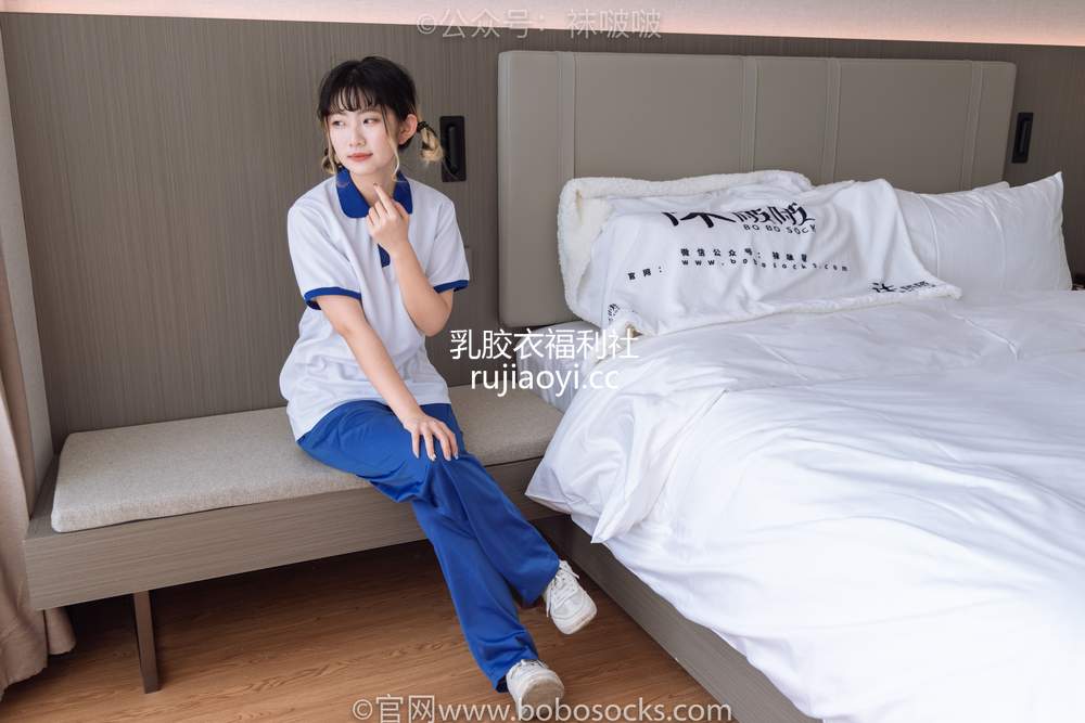 [BoBoSocks袜啵啵] No.042 砂糖-校服、板鞋、白棉袜、油亮白丝 [153P1V6.98GB]