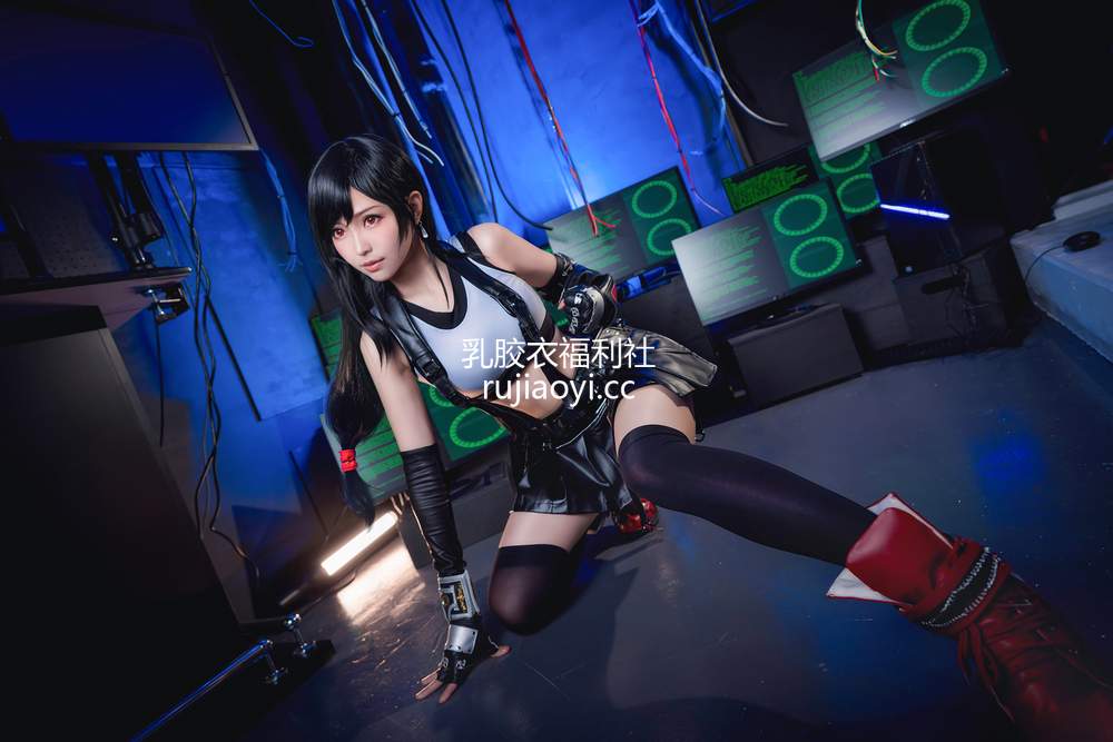 [网红杂图] Ely_eee(ElyEE子) – 蒂法 [74P116MB]