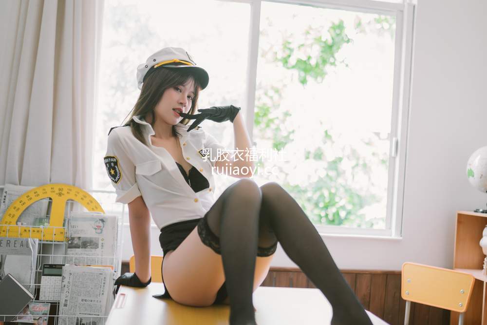 [网红杂图] 星黛鹿鹿(千反田鹿鹿) – 日常女警 [33P377MB]