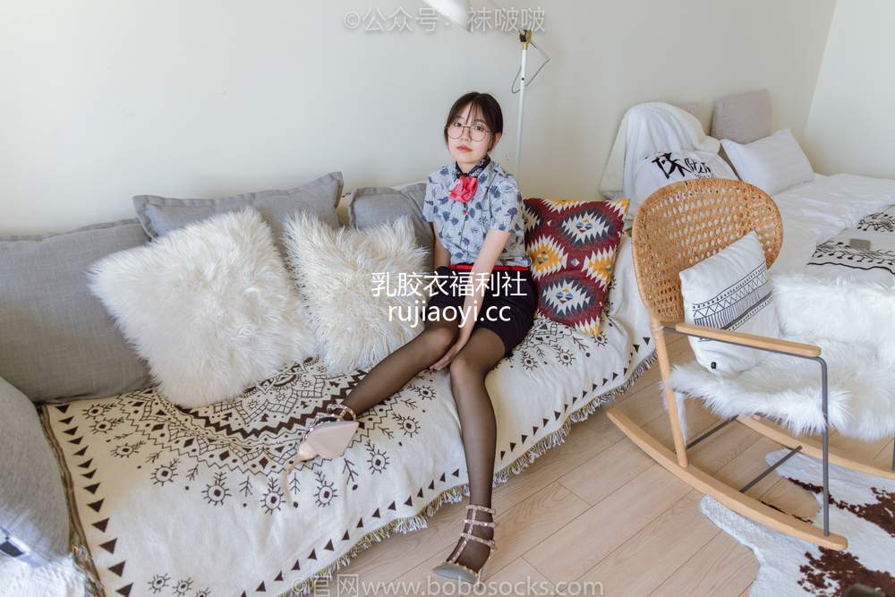 [BoBoSocks袜啵啵] No.087 小甜豆-空姐制服、高跟鞋、黑丝 [130P1V7.13GB]