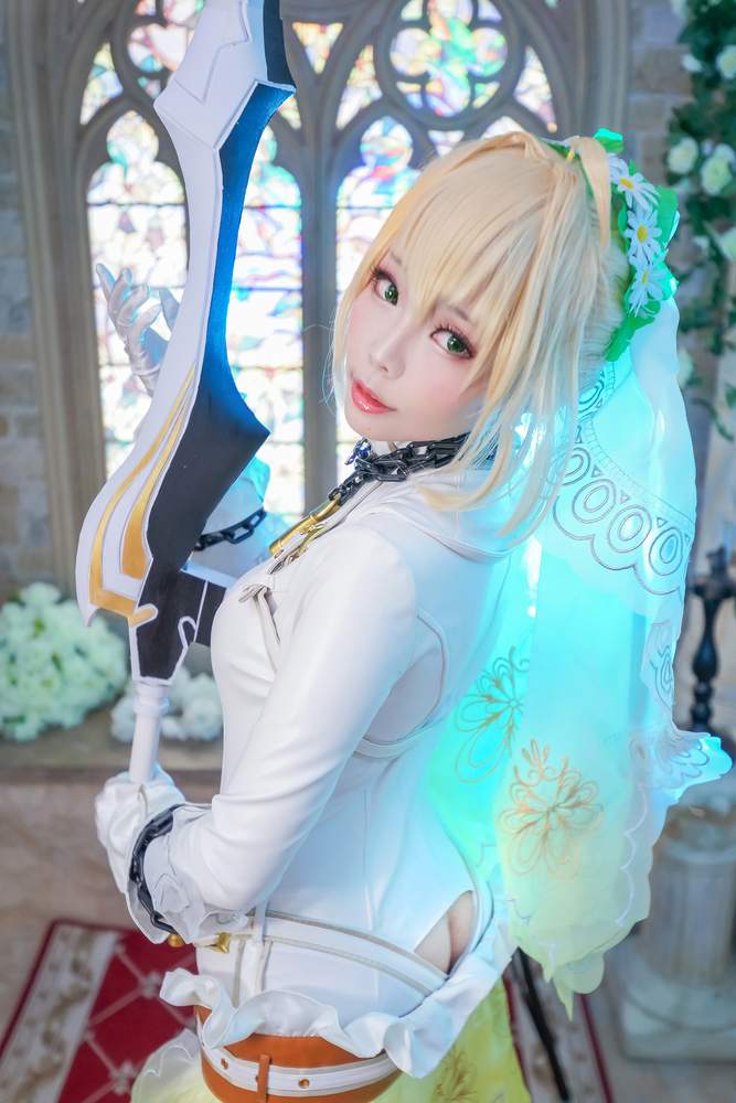 [网红杂图] Ely_eee(ElyEE子) – saber [21P83MB]