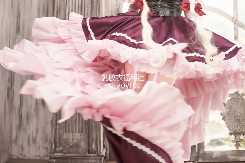 [网红杂图] Ely_eee(ElyEE子) – 东方 [60P155MB]