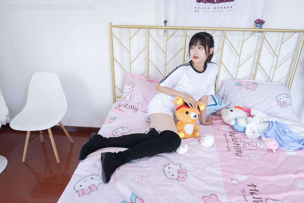 [物恋传媒] No.954 小敏-花的色彩 [150P1V4.09GB]