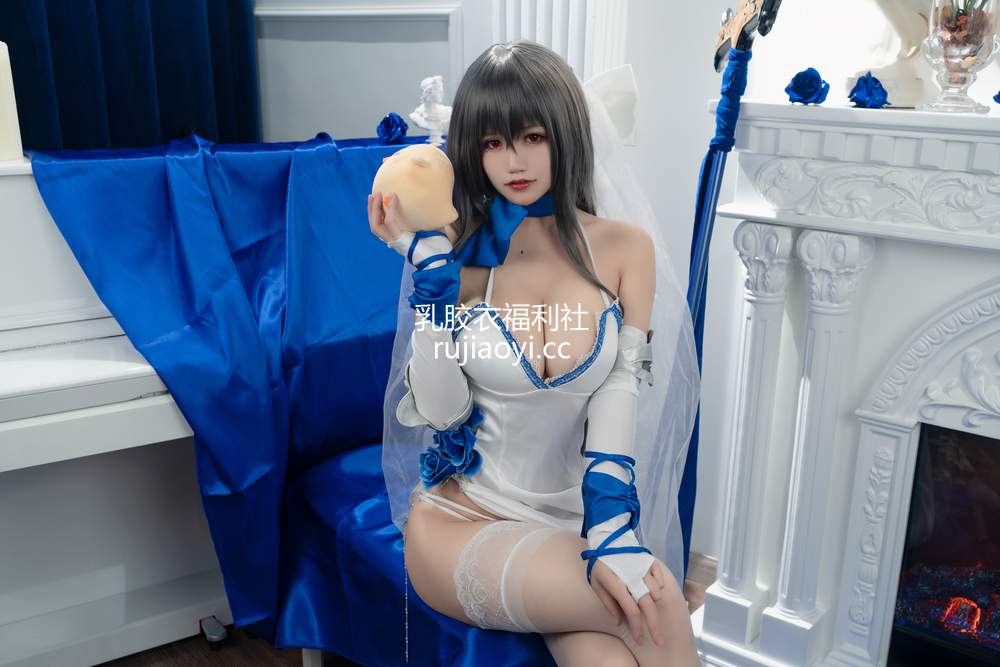 [网红杂图] 小仓千代w – 路易九世礼服 [20P138MB]