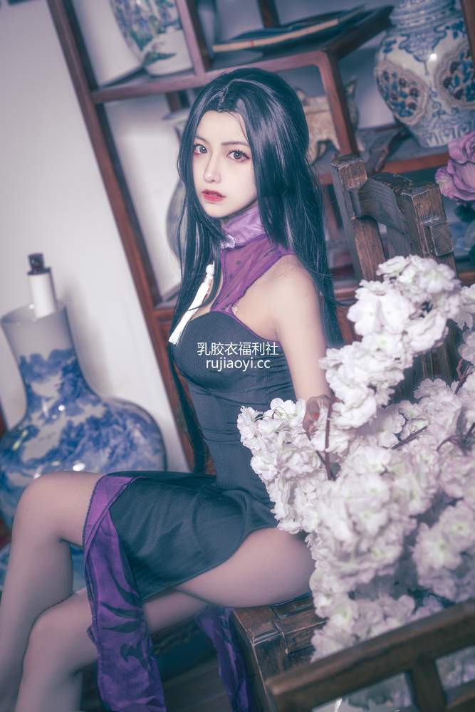 [网红杂图] Shika小鹿鹿 – 万花旗袍 [6P68MB]