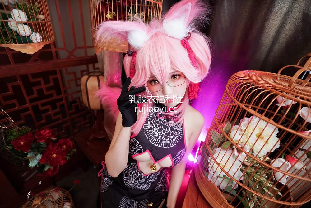 [网红杂图] Ely_eee(ElyEE子) – 玉藻前旗袍 [33P208MB]