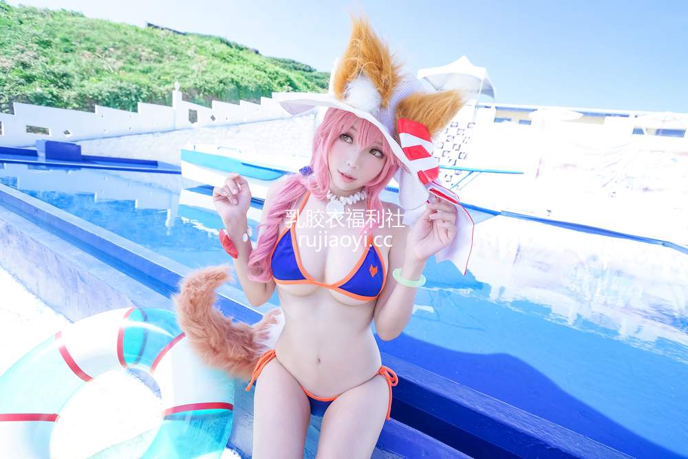 [网红杂图] Ely_eee(ElyEE子) – 玉藻前泳装 [24P78MB]