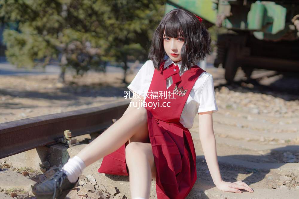 [喵糖映画] VOL.444 红色JK裙 [39P107MB]