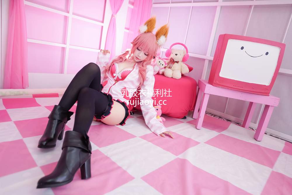 [网红杂图] Ely_eee(ElyEE子) – 玉藻前私房少女 [31P78MB]