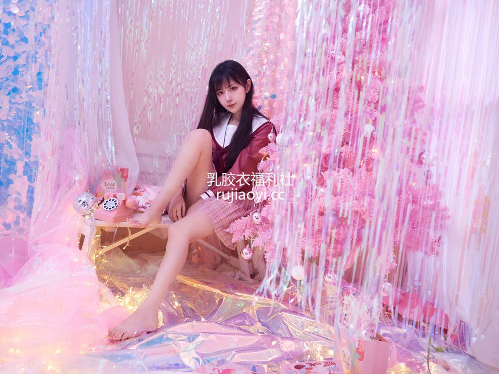 [网红杂图] Shika小鹿鹿 – 圣诞JK [20P115MB]