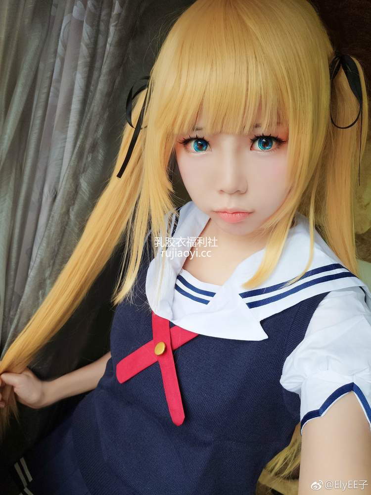 [网红杂图] Ely_eee(ElyEE子) – 英莉莉 [8P23MB]