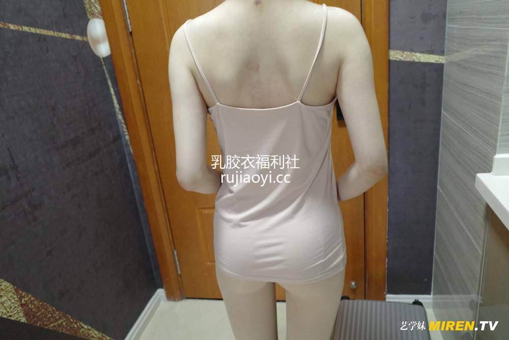 [ROSI写真] 艺学妹 2020.07.03 No.144 [33P30MB]