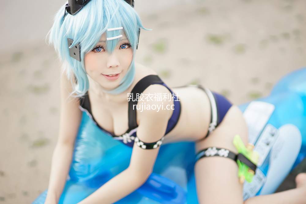 [网红杂图] Ely_eee(ElyEE子) – 诗乃海边 [35P75MB]