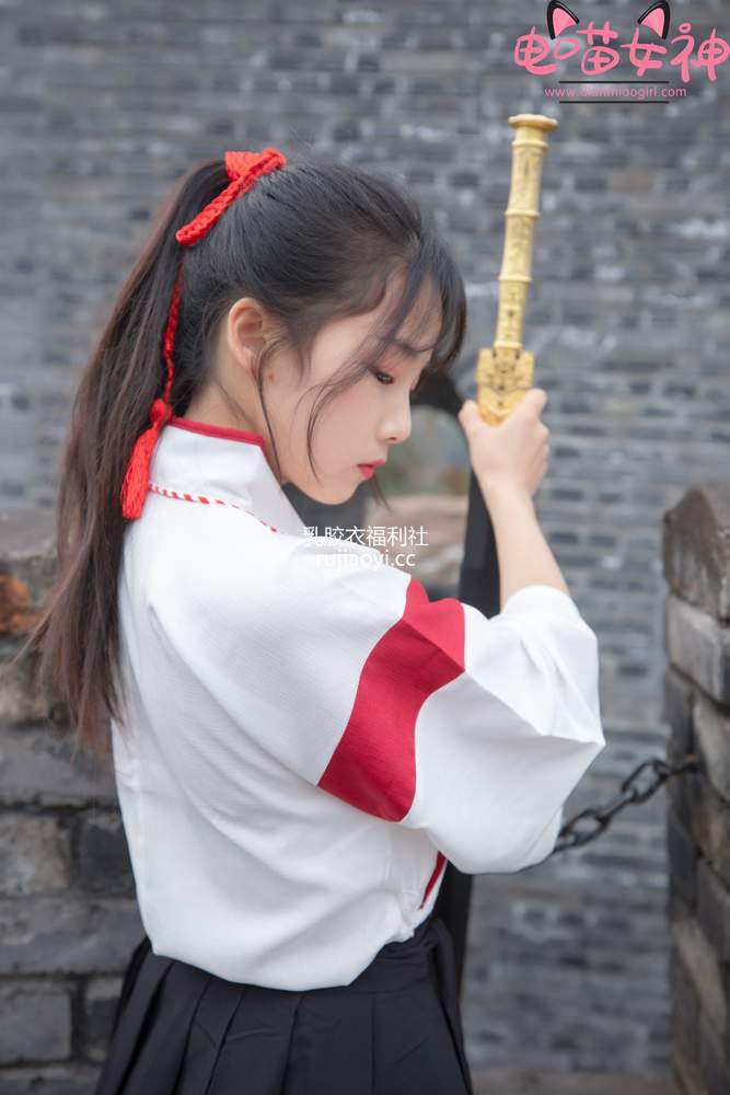 [网红杂图] 电喵女神 – 灵唯 长城古装 [70P452MB]