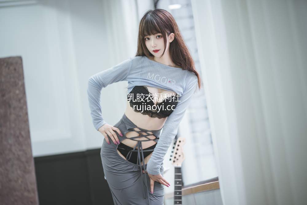 [网红杂图] 封疆疆v – 吉他妹妹 [40P330MB]