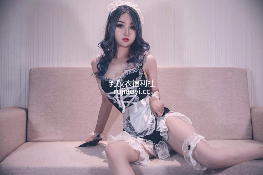 [网红杂图] eloise软软 – 女仆兔尾巴 [22P128MB]