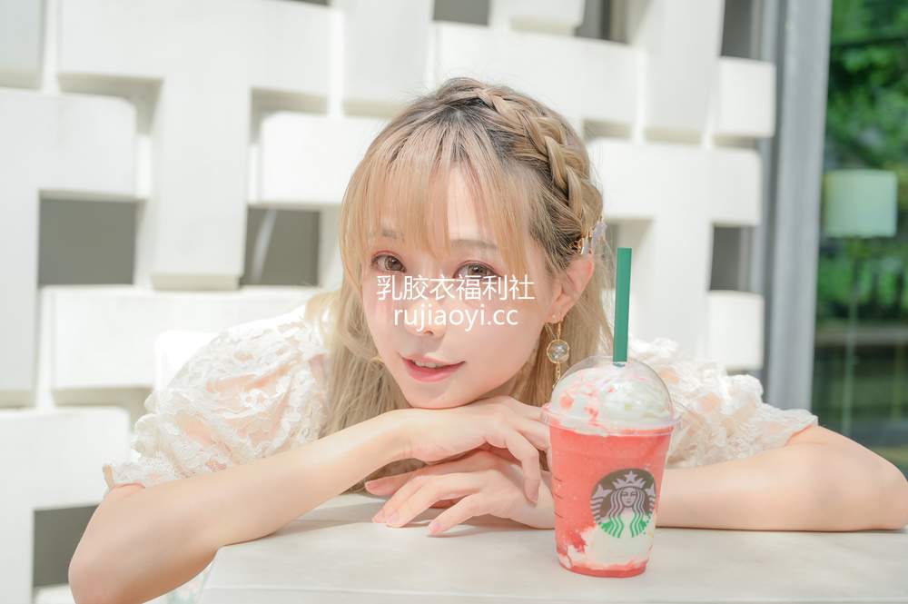 [网红杂图] Ely_eee(ElyEE子) – Sea Foam [15P56MB]