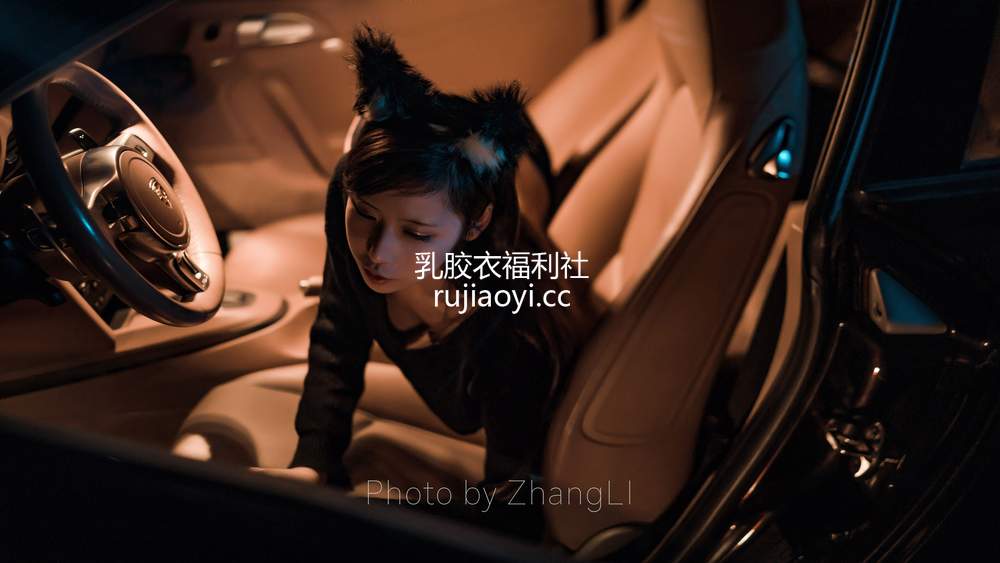 [网红杂图] 爱老师_PhD – 保时捷女郎 [9P41M]