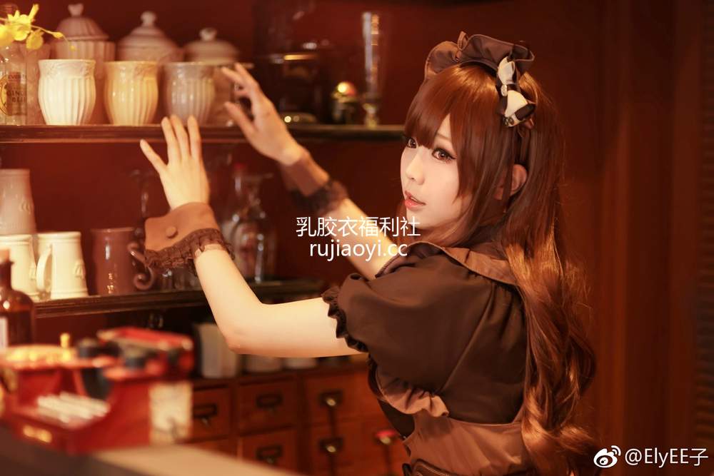 [网红杂图] Ely_eee(ElyEE子) – 女仆咖啡店 [17P47MB]